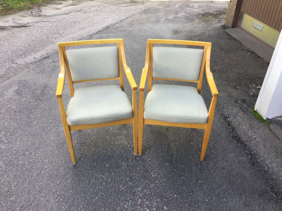 Kaksi Gemla Möbler tuolia