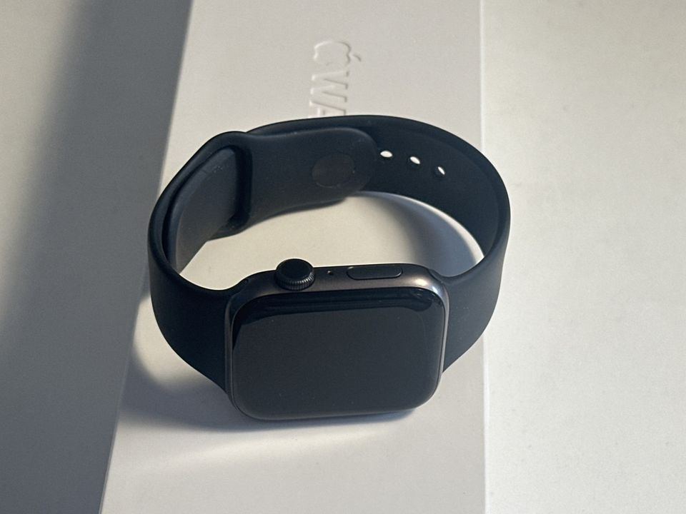 Apple Watch 5 44mm GPS - TAKUU 12kk musta