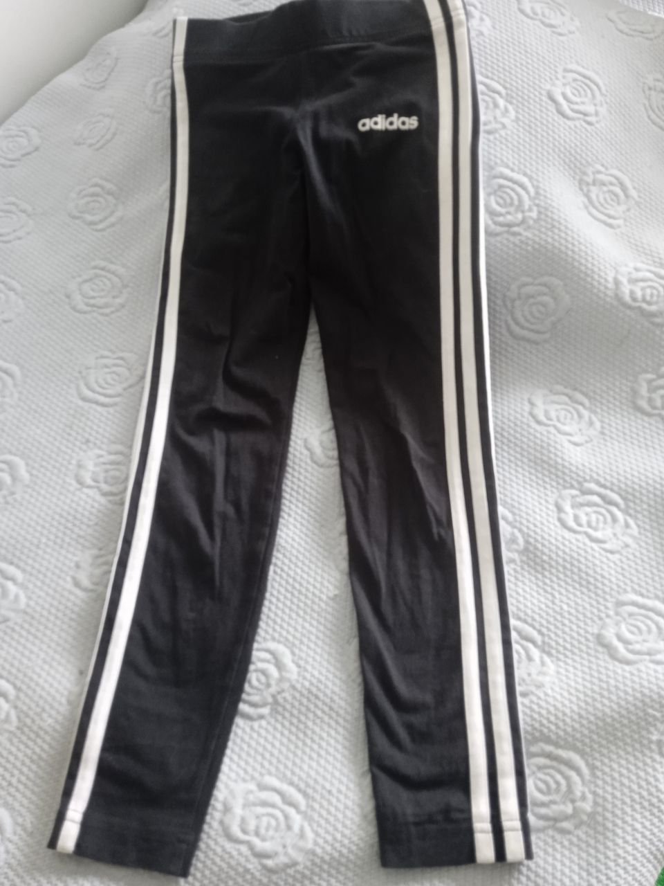 Adidas leggingsit 128 cm