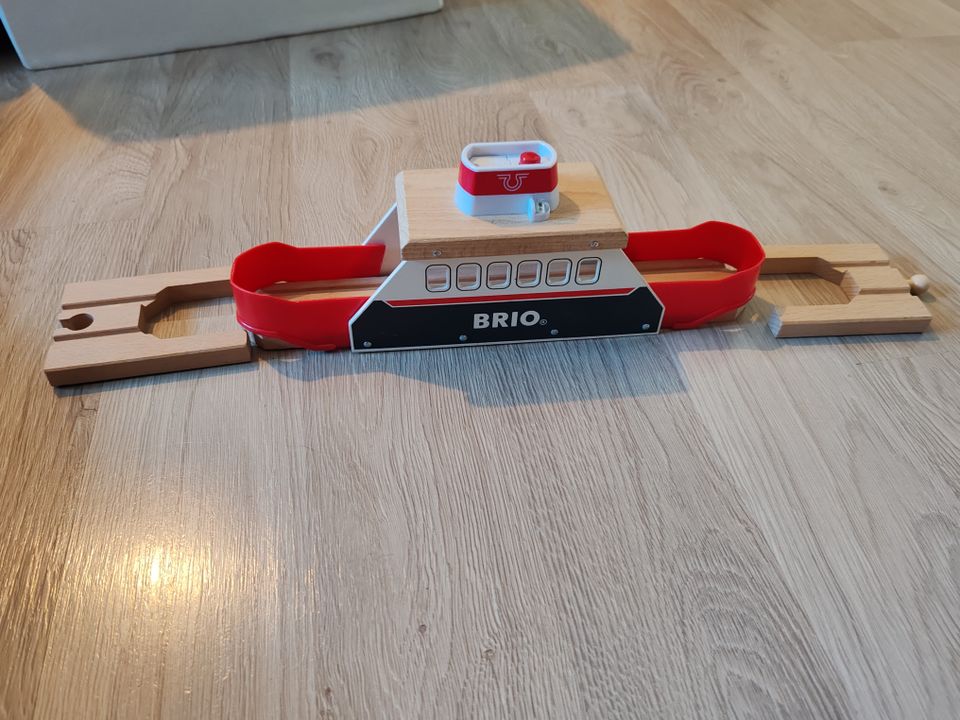 Brio juna/auto lautta