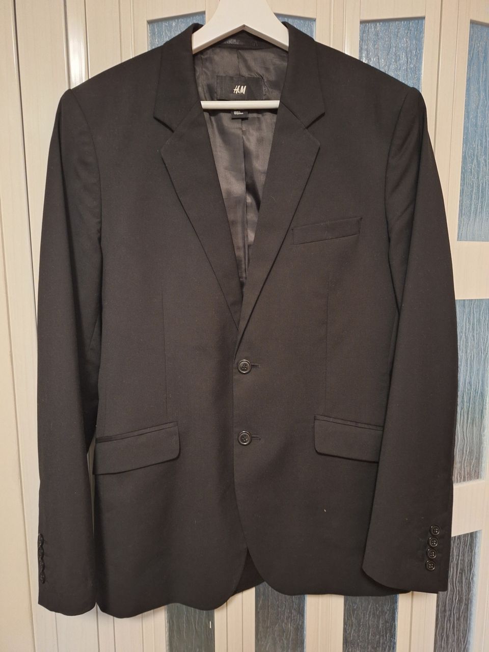 Musta puvun takki, koko 48. H&M