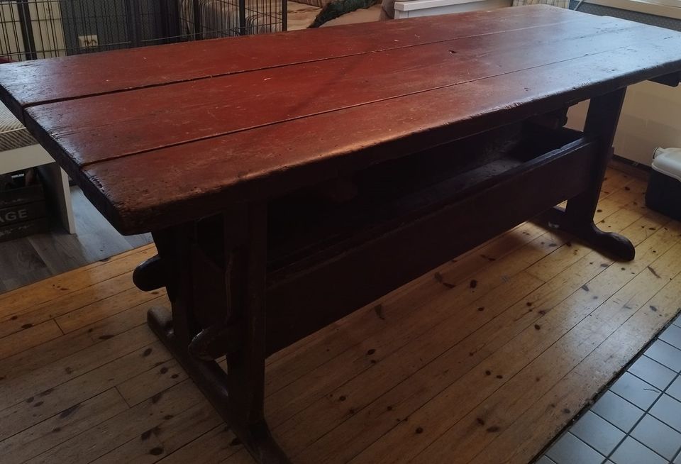 vanha pöytä