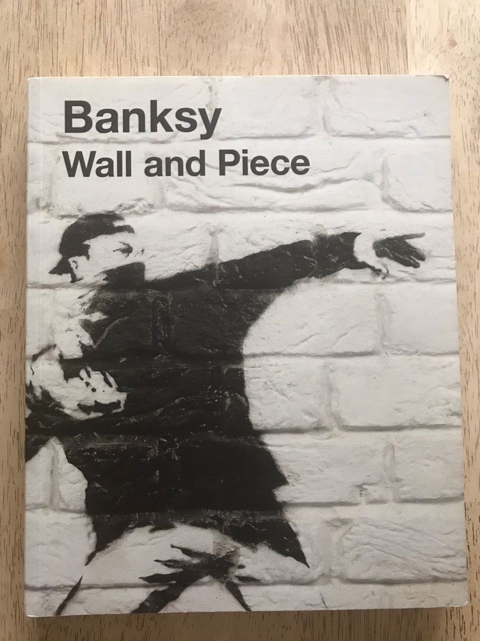 Banksy Wall and Piece -kirja