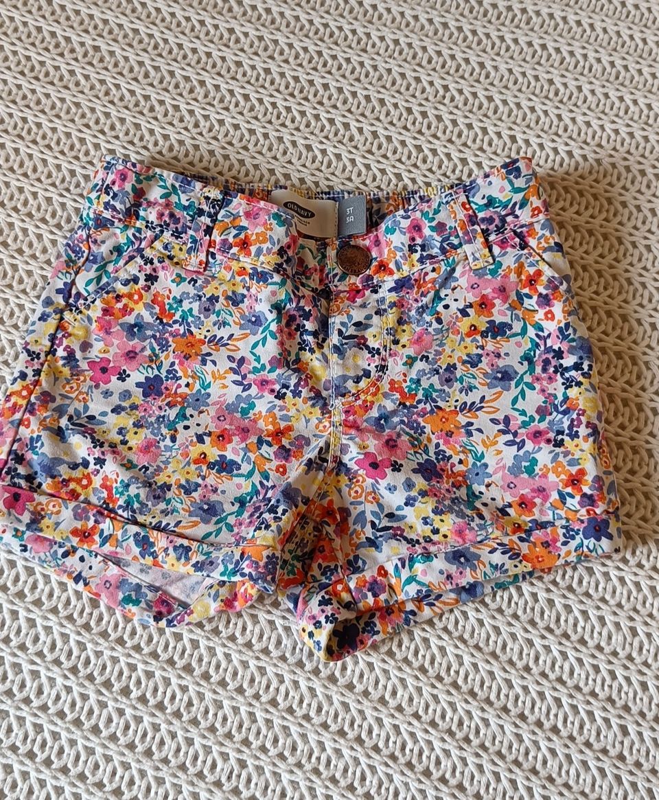 3v Old navy shortsit