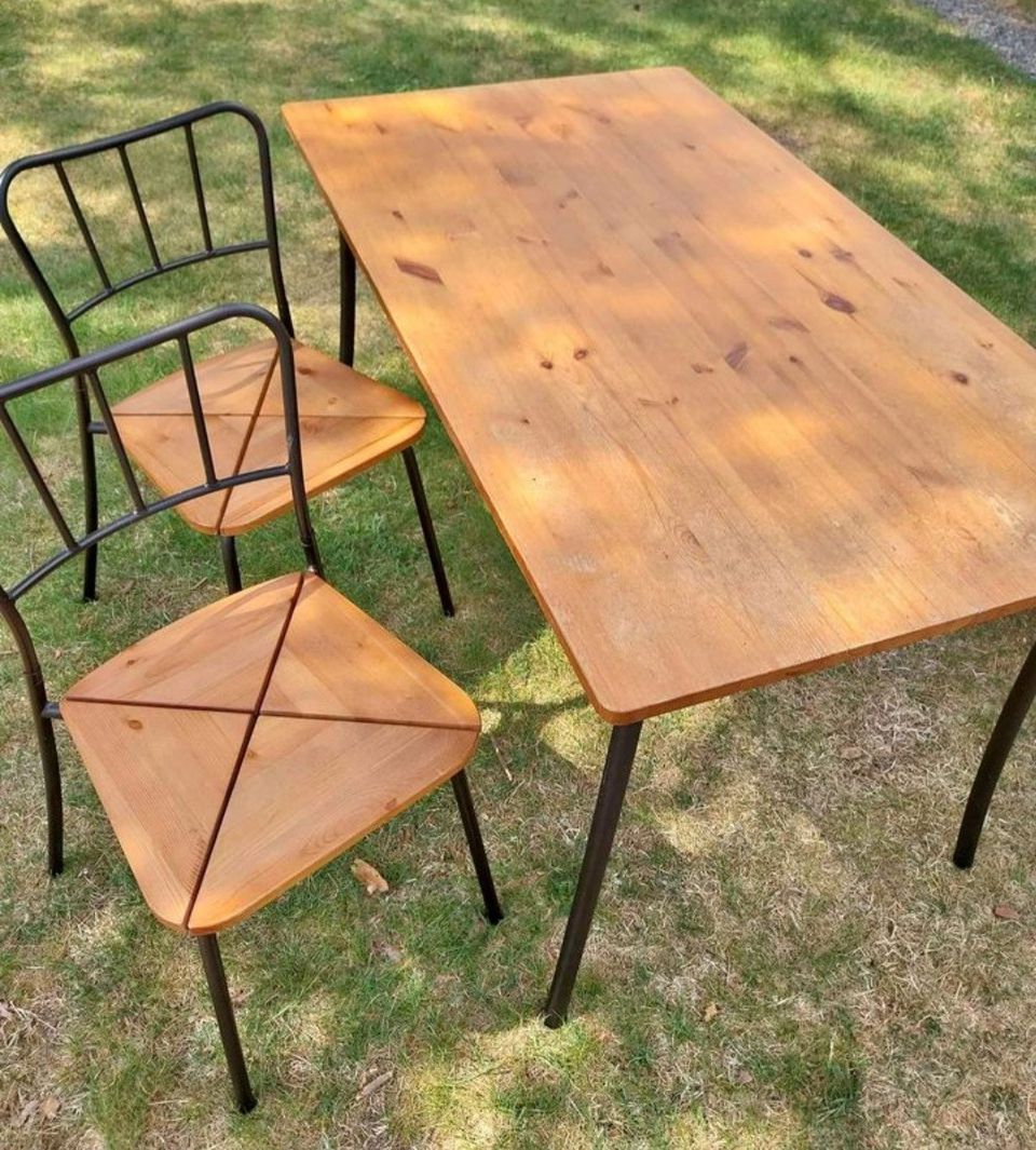 Pöytä+tuolit