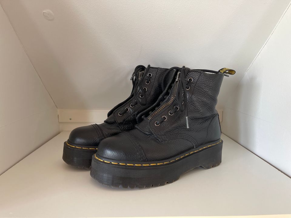 Dr Martens Aunt Sally