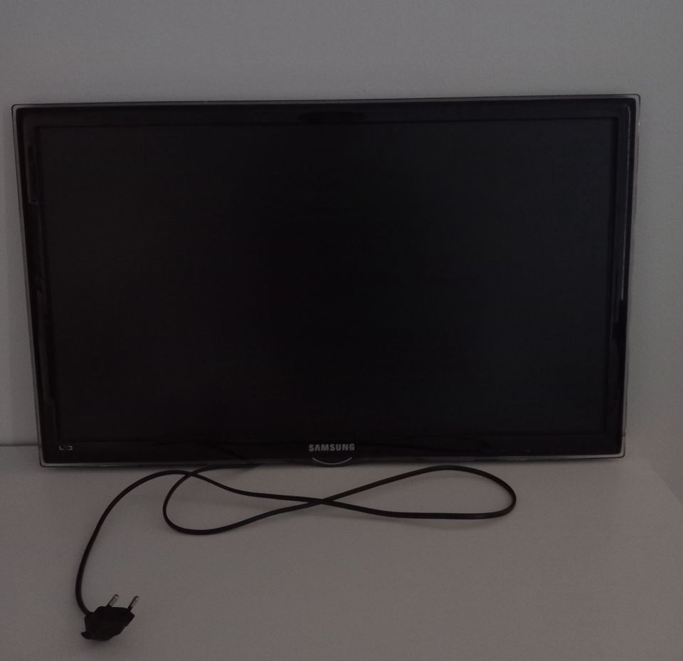 Samsung T27A550 näyttö