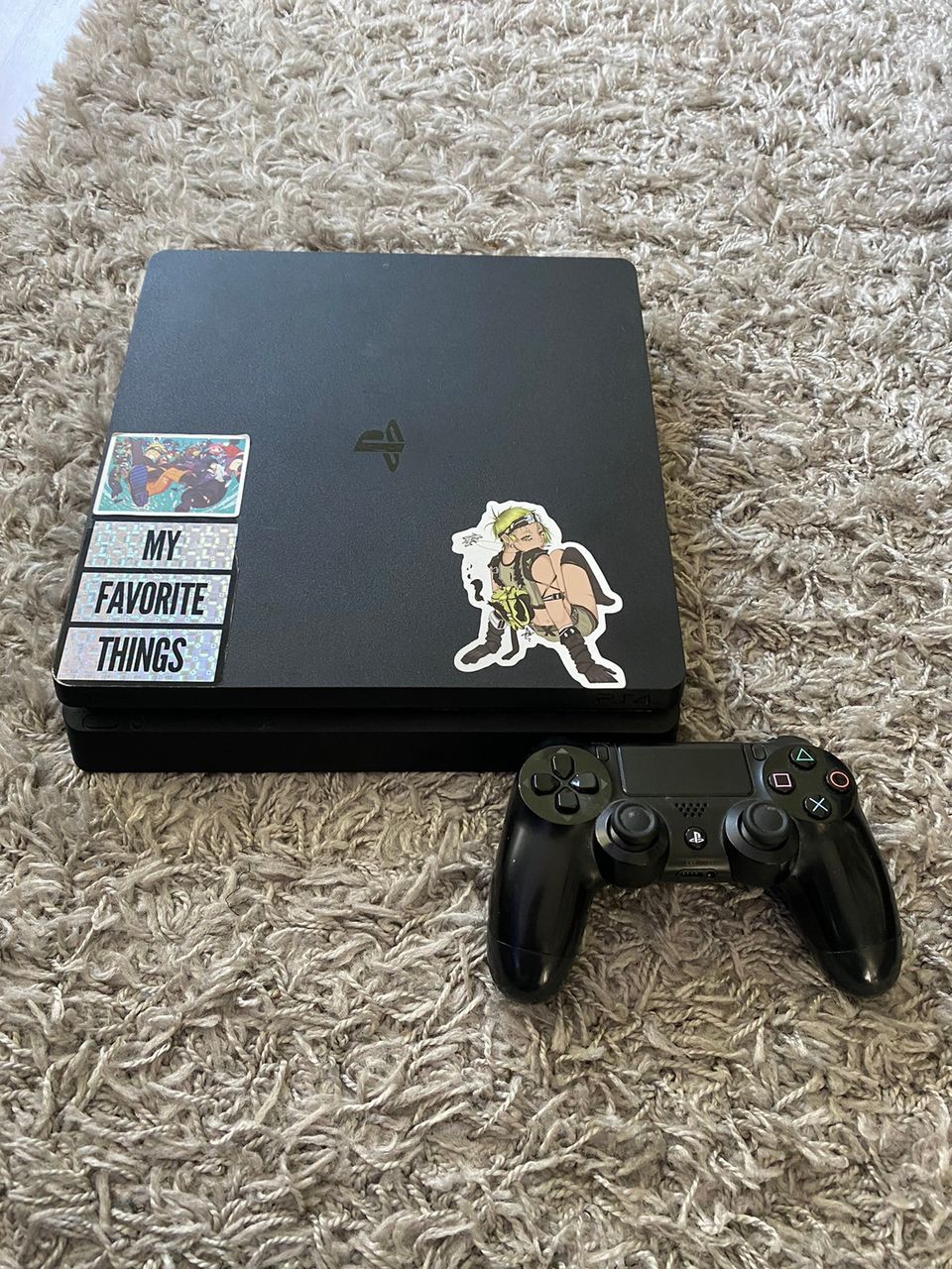 Playstation 4 1Tb + ohjain