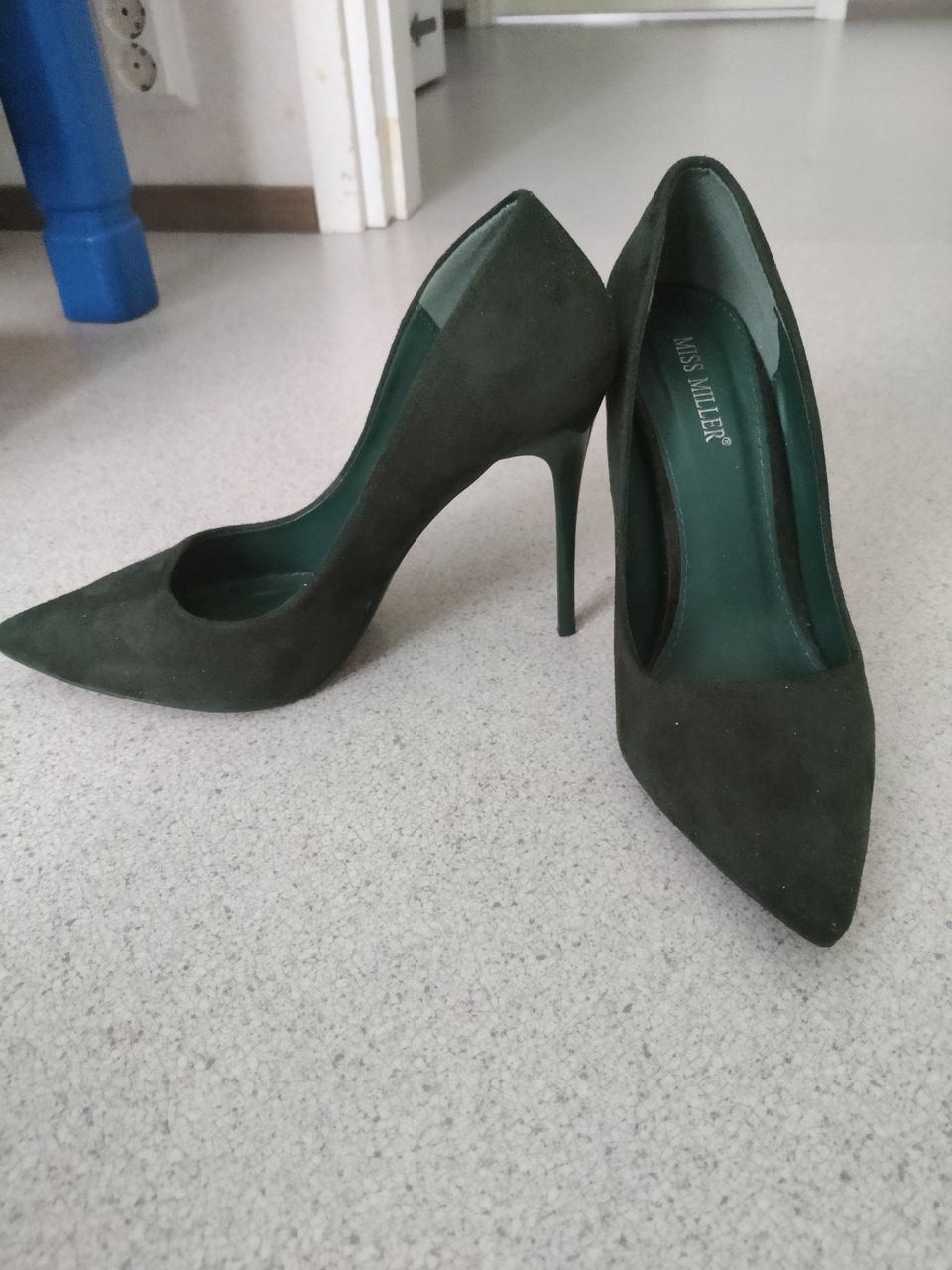 Naisten kengät väri vihreä koko 39