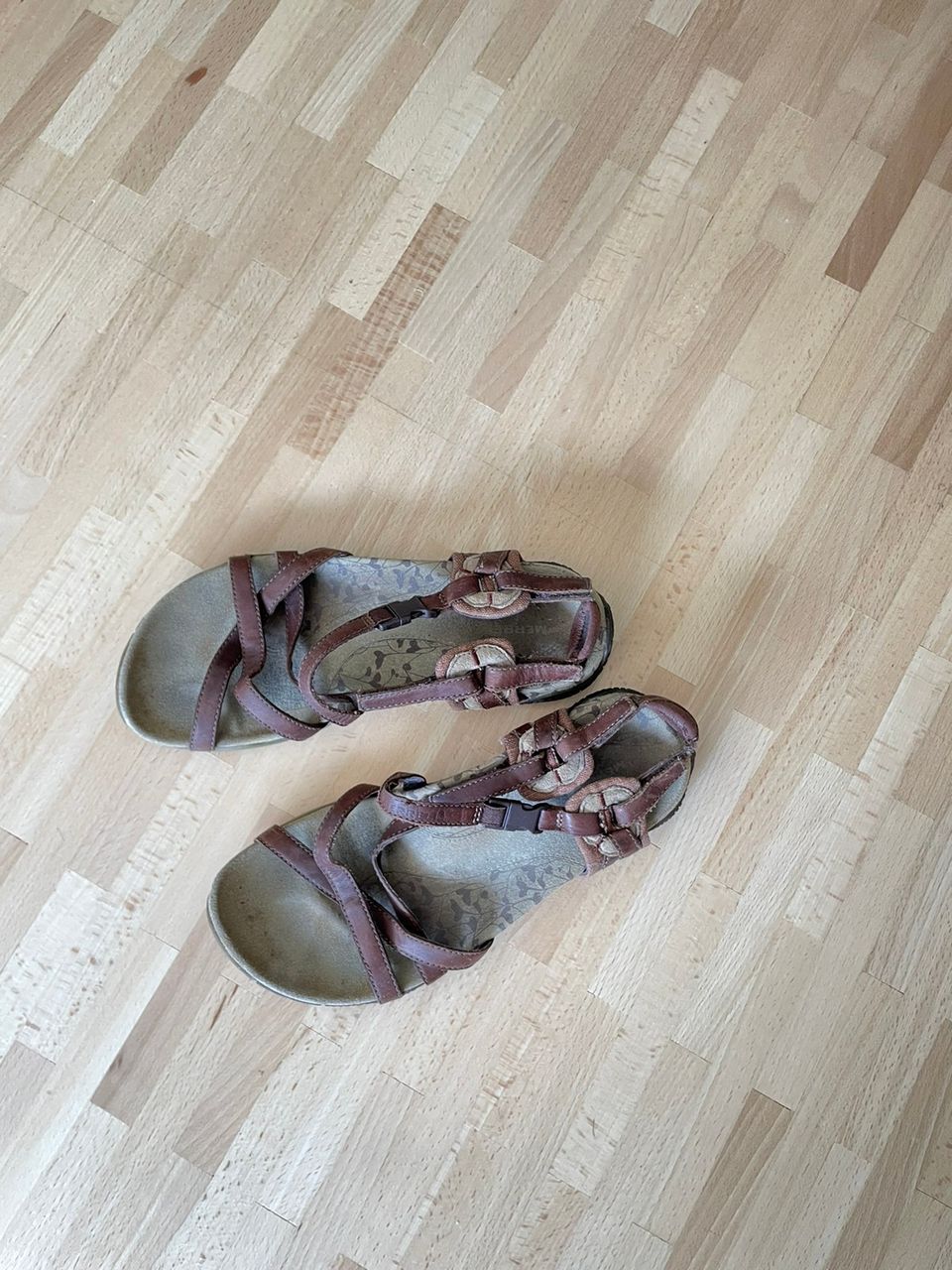 Merrelin sandaalit (37)