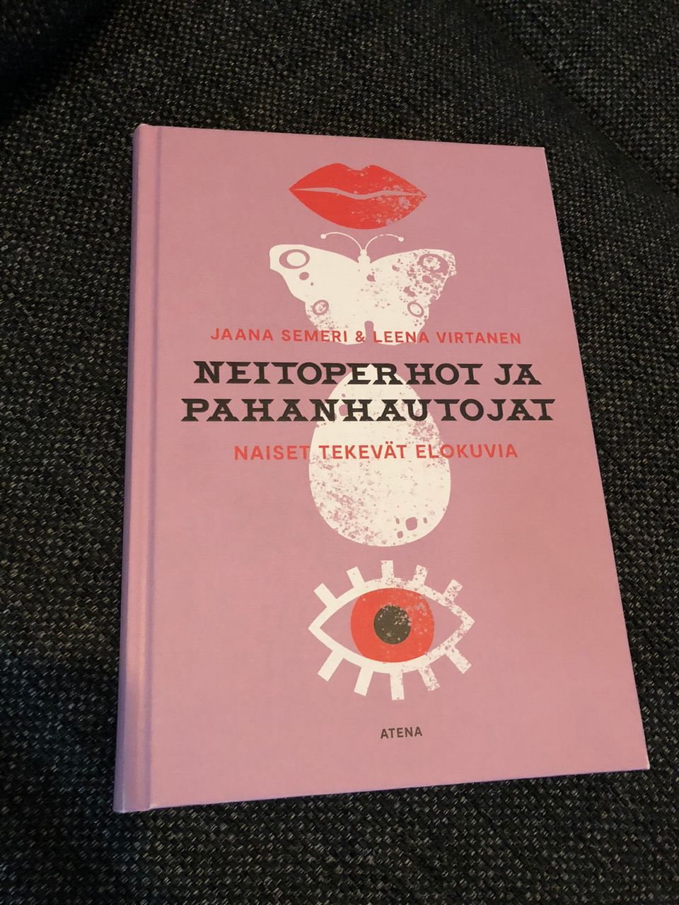 Neitoperhot ja pahanhautojat - Naiset tekevät elokuvia