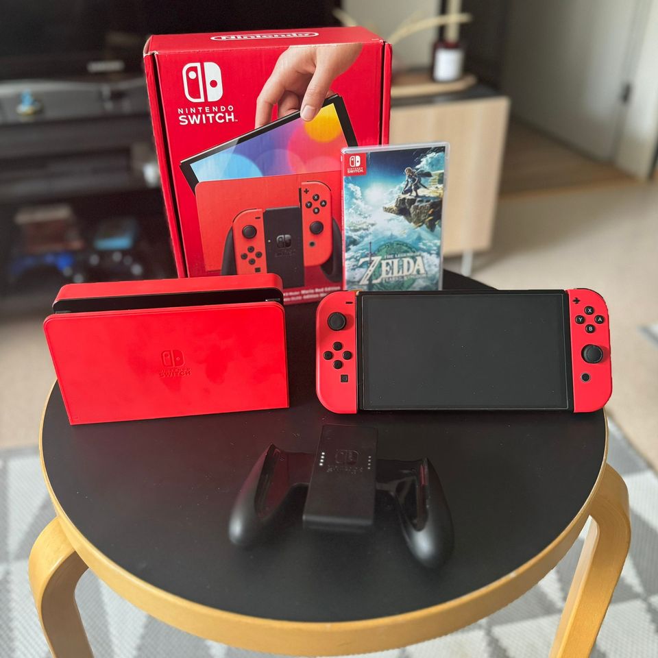 Nintendo Switch OLED + Mario Kart ja Zelda Tears of the Kingdom