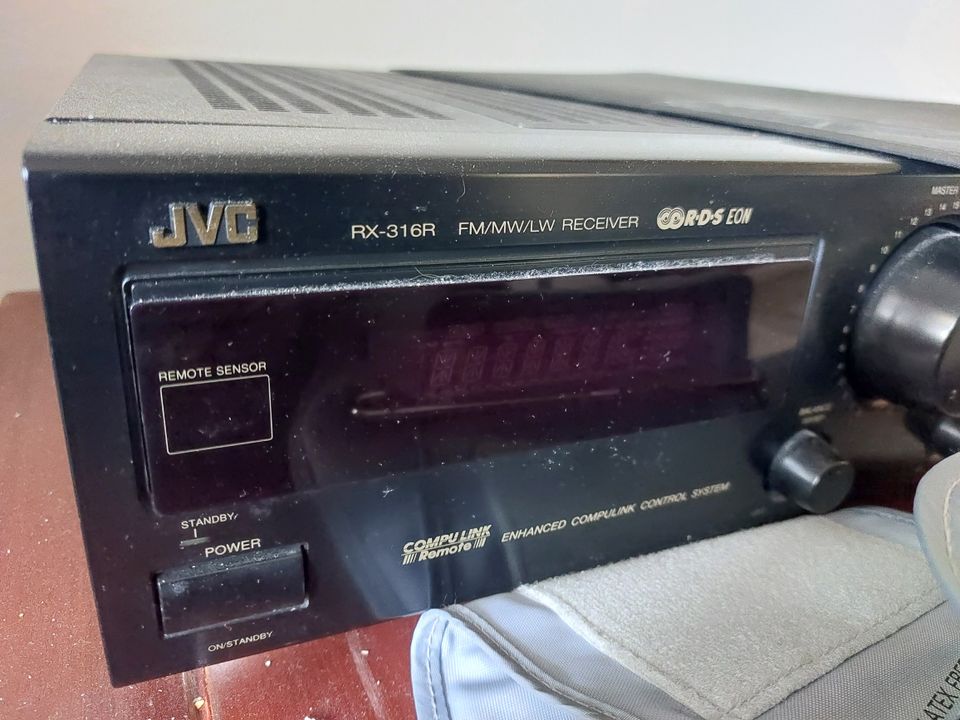 Vahvistin JVC RX-316R ja kaiuttimet