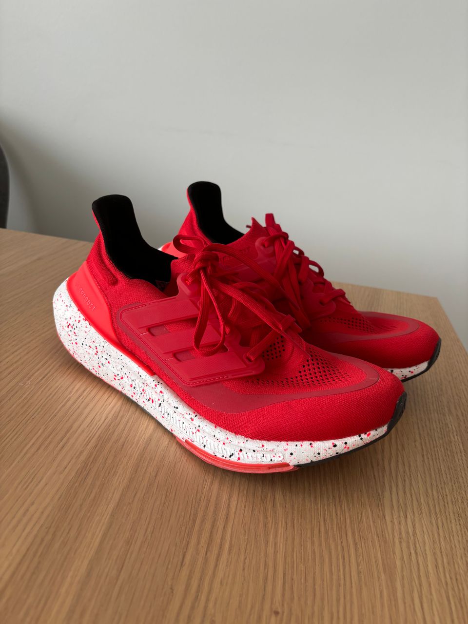 Adidas Ultraboost Light 42 better scarlet solar red