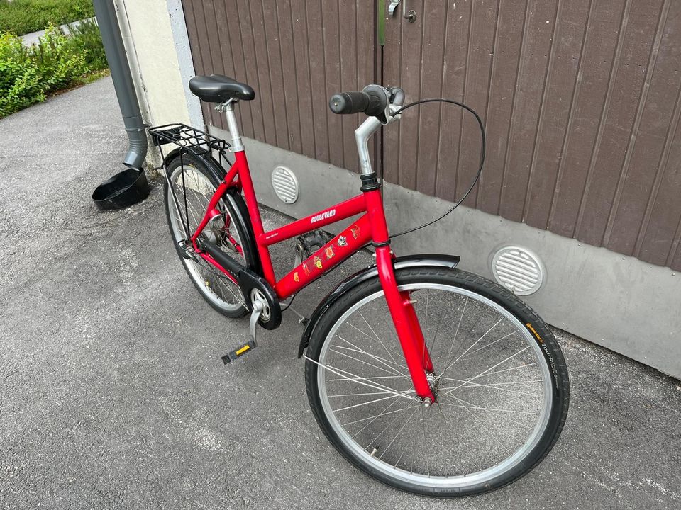 Punainen polkupyörä