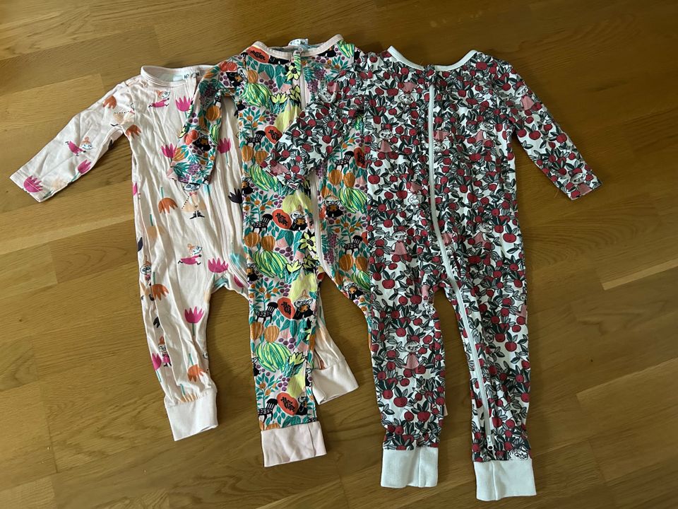 Moomin pyjamat 74, 86 ja 92