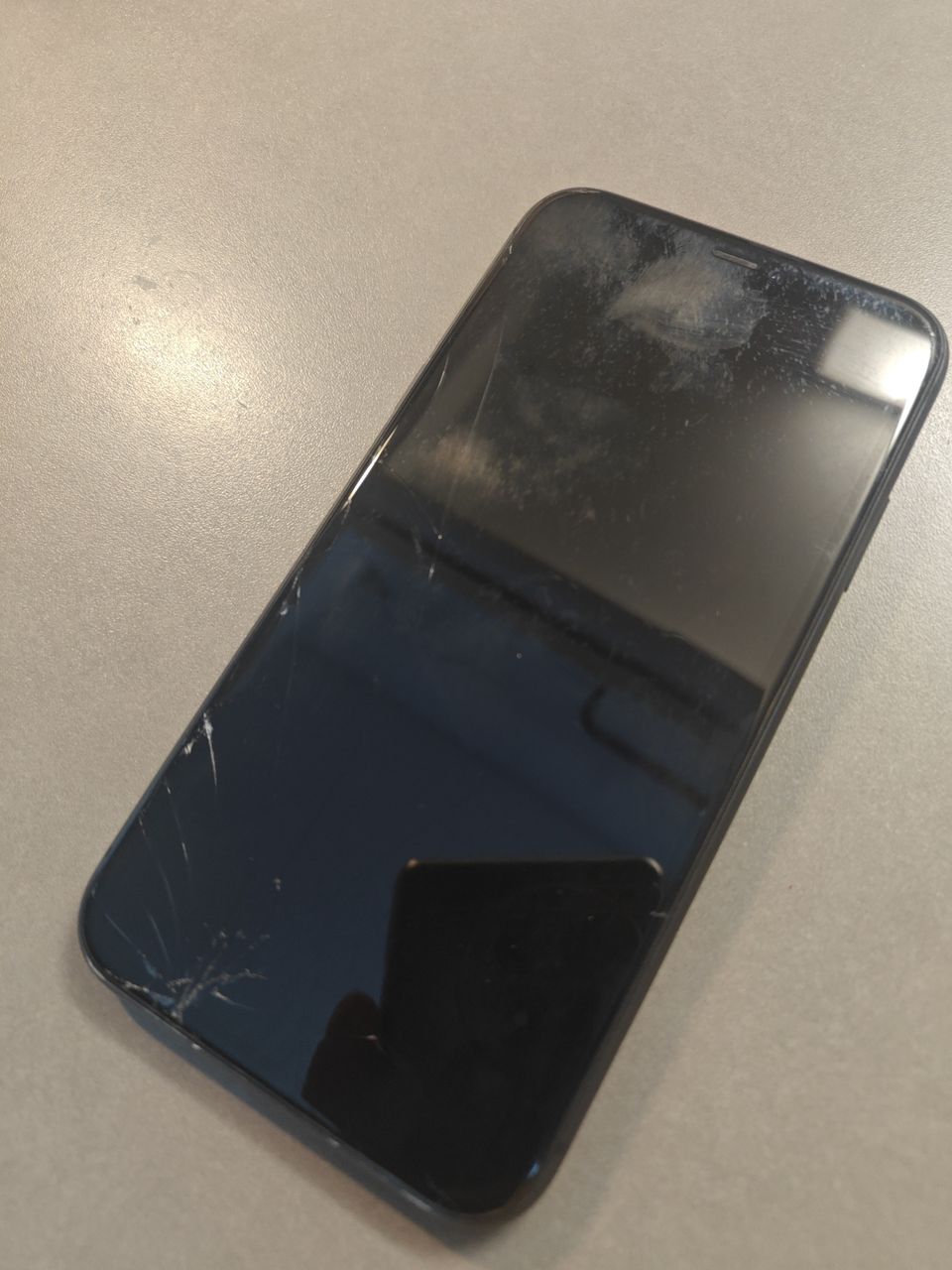 Ostetaan iPhone 11