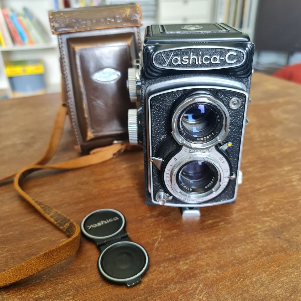 Yashica C + case + lens cap