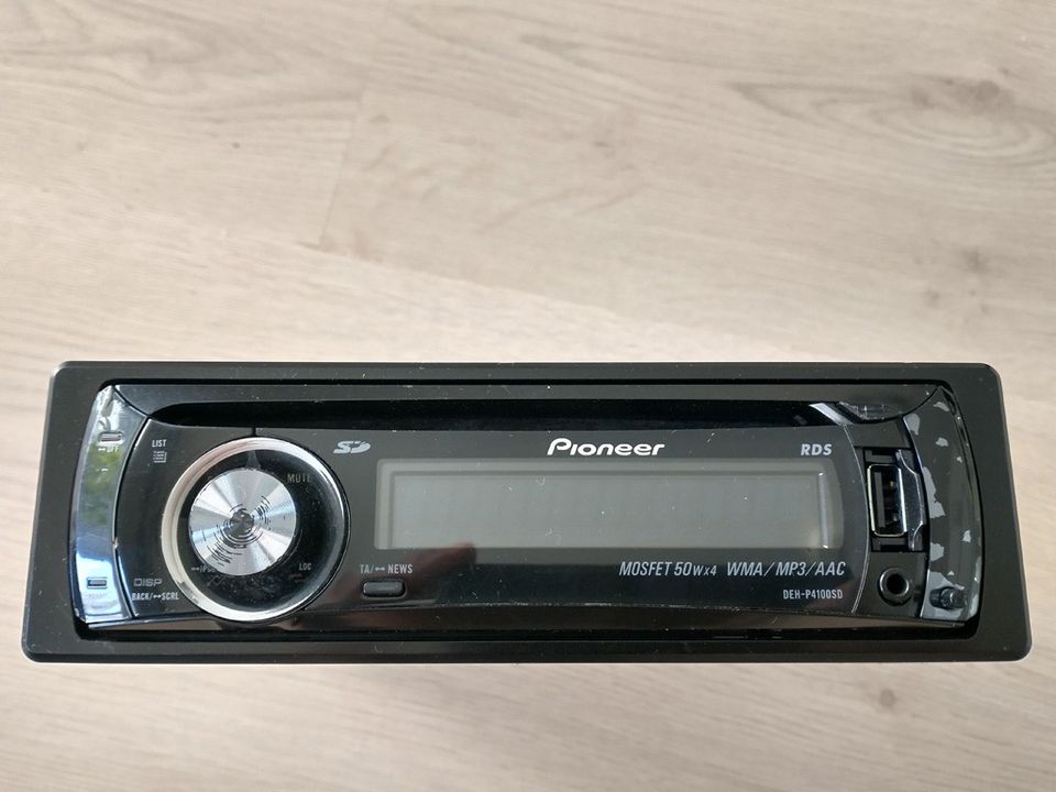 Pioneer DEH-P4100SD CD-/MP3 -Soitin (CD, RDS, USB, MP3, 3,5 mm AUX)