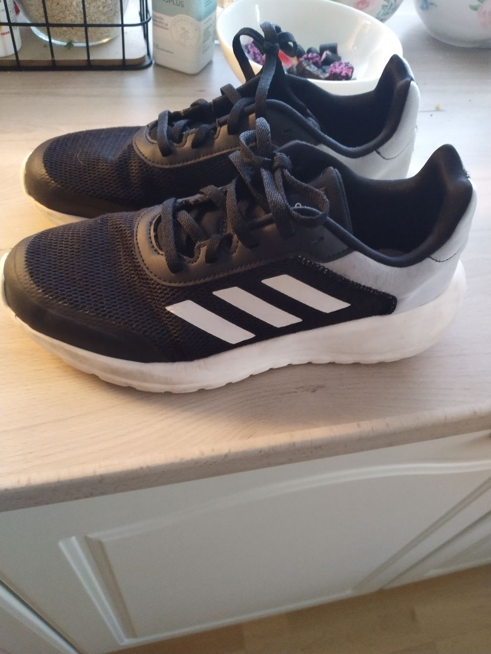 Adidas lenkkarit 37,5