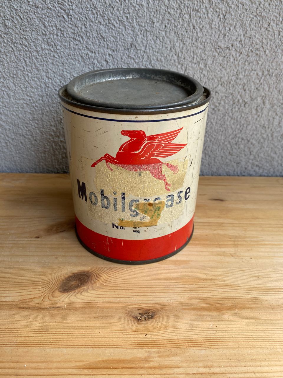 Mobilgrease vintage valkoinen/punainen metallinen kanisteri