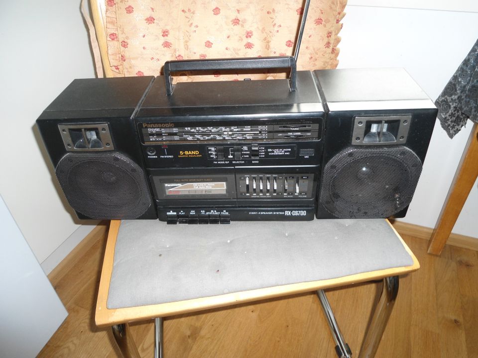 C-kasettisoitin/Radio Panasonic