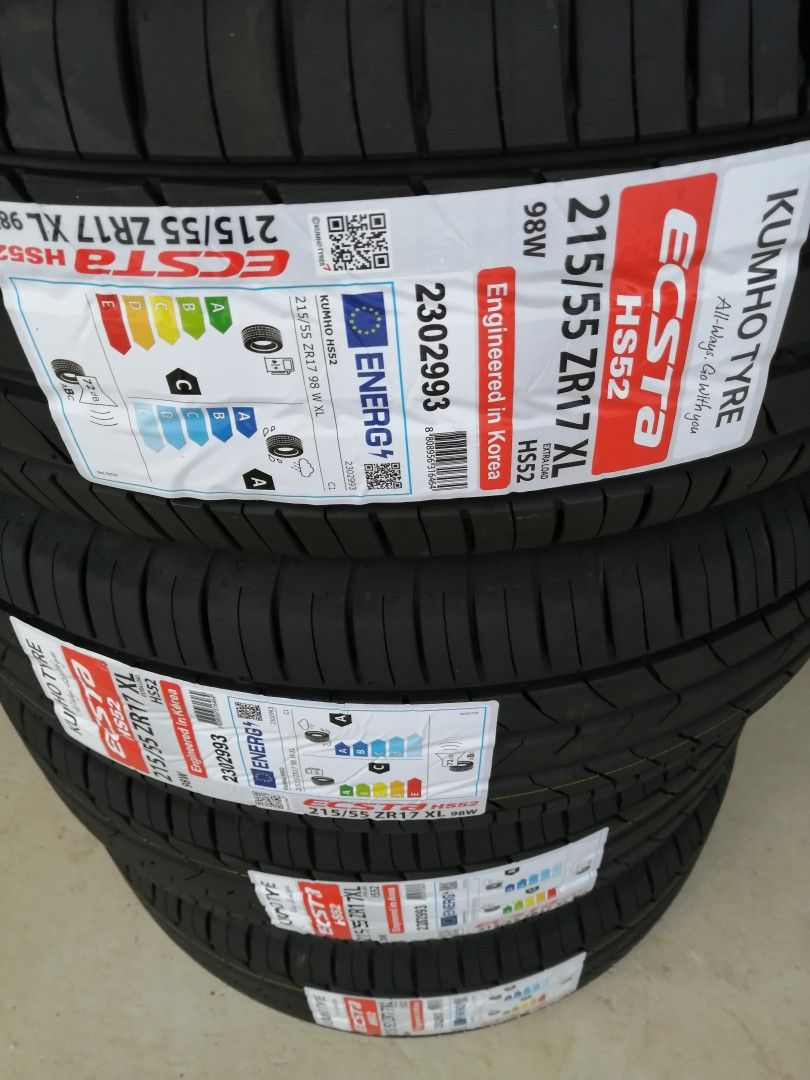 Uudet 215/55R17 Kumho kesärenkaat alle asennettuna