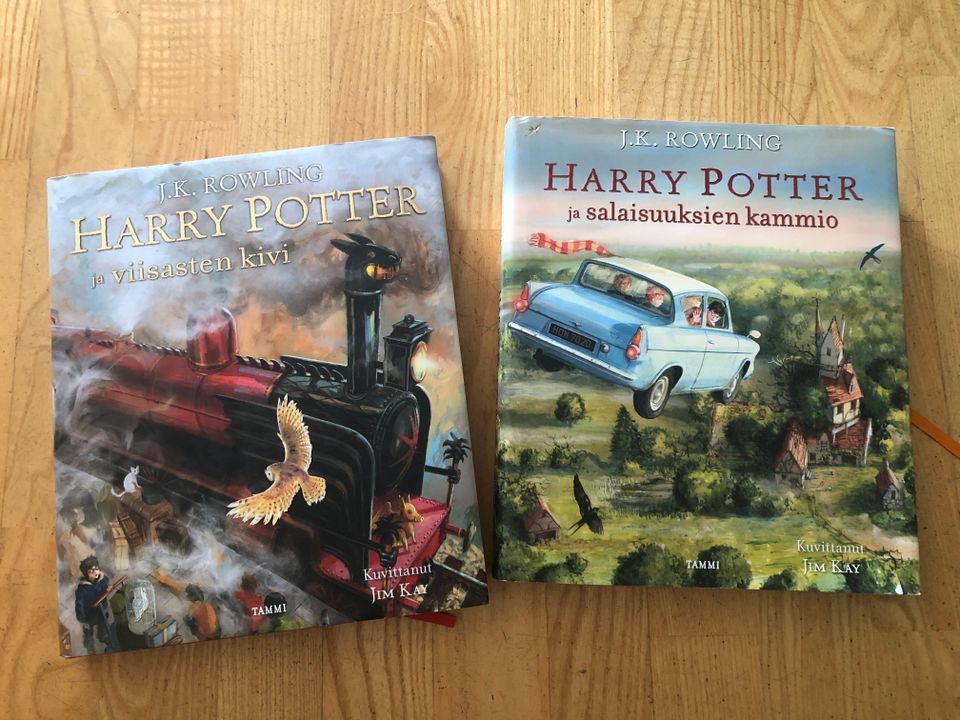 2 kuvitetttua Harry Potter -kirjaa