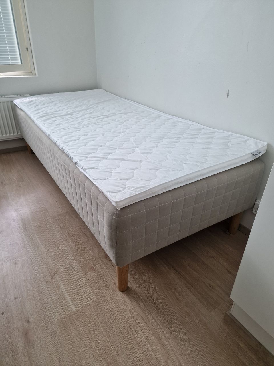 Ikea skärer runkopatjasänky 90x200