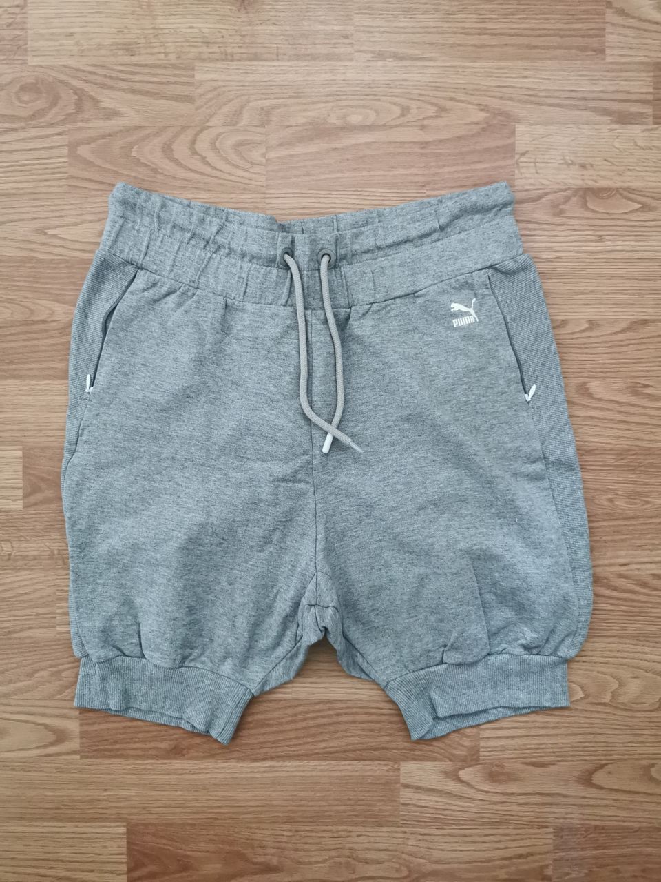 Puma collegeshortsit koko 40