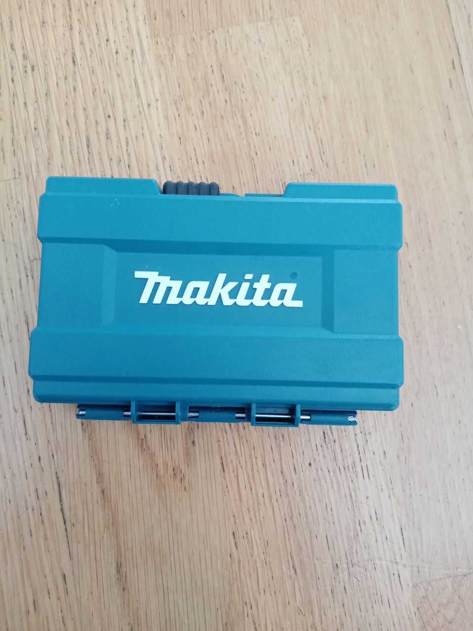 Makita kärkisarja.