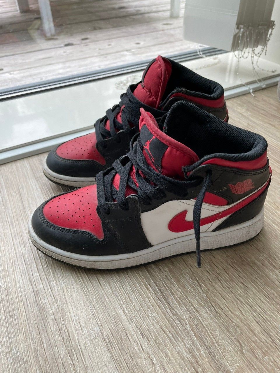 Nike Jordan mid-tennarit