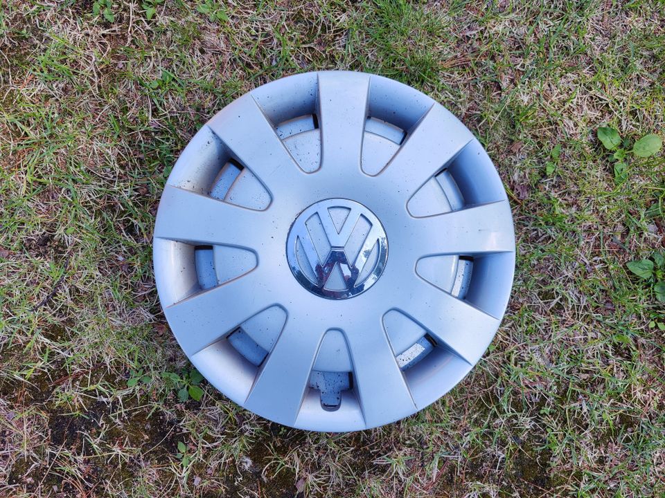 Volkswagen pölykapselit 16''