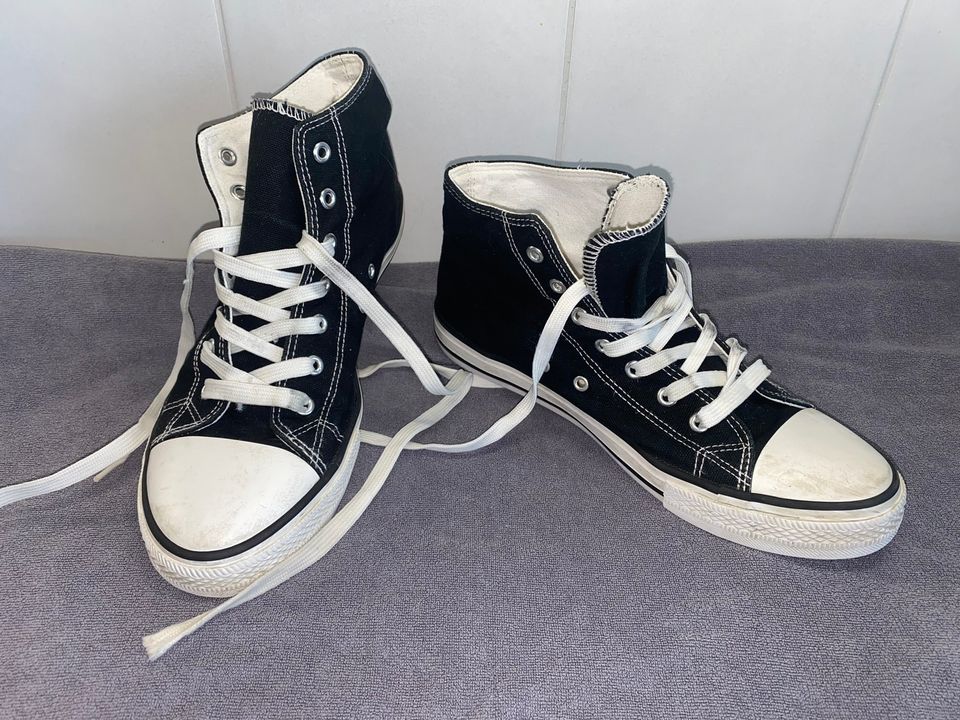 Converse-tyyppiset kengät