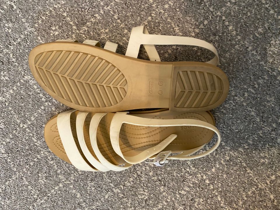 Crocs-sandaalit