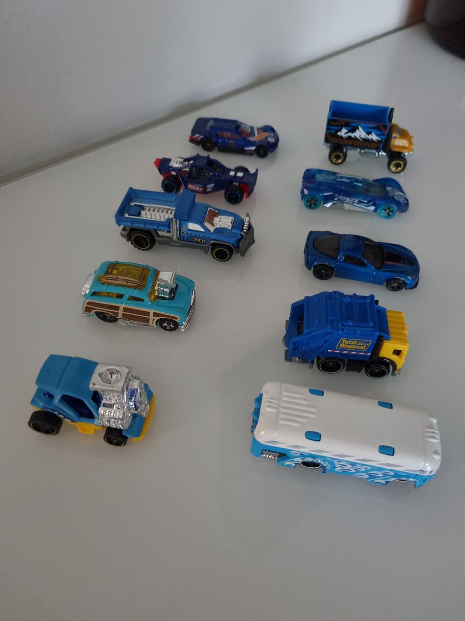 Hot Wheels pikkuauto (10 kpl)