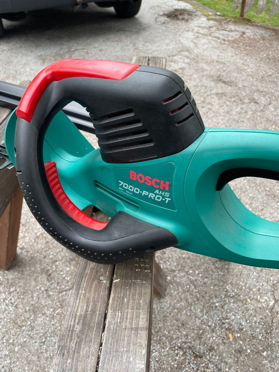 Bosch pensasleikkuri