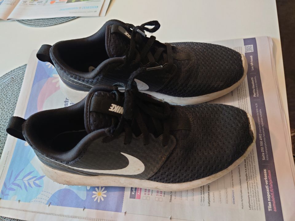 Lasten Nike Roshe 38.5