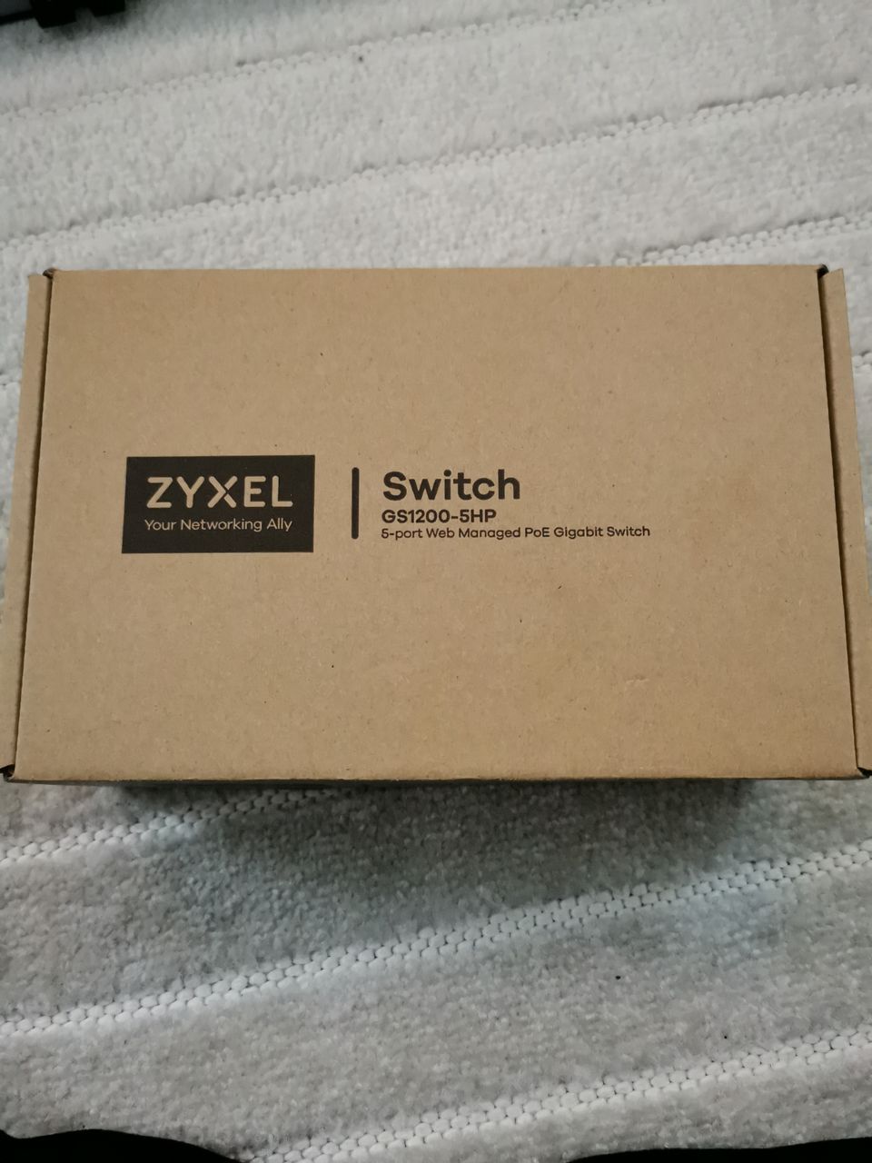 Aivan uusi Zyxel GS1200-5HP Switch