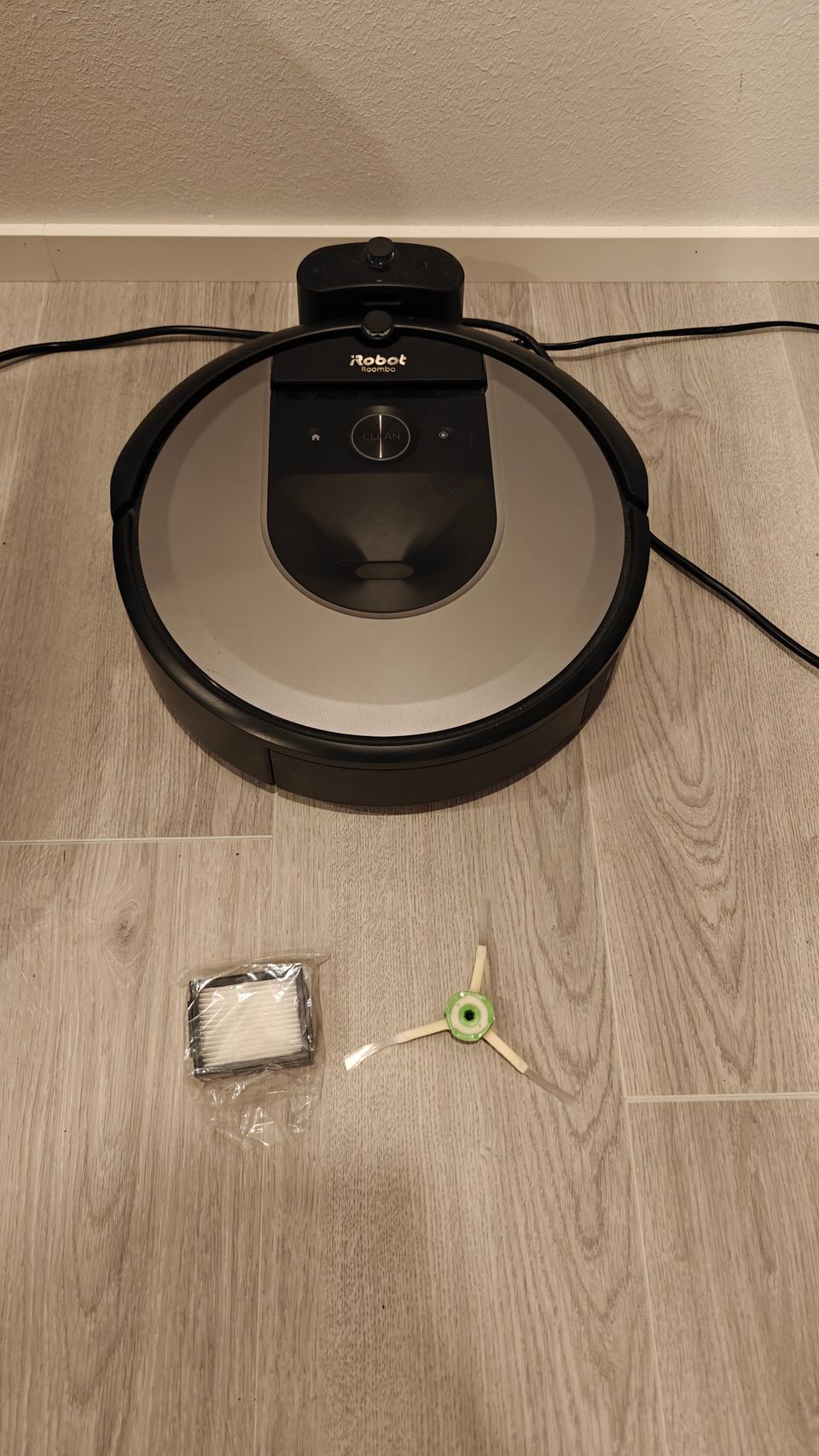 iRobot Roomba i7 -robotti-imuri