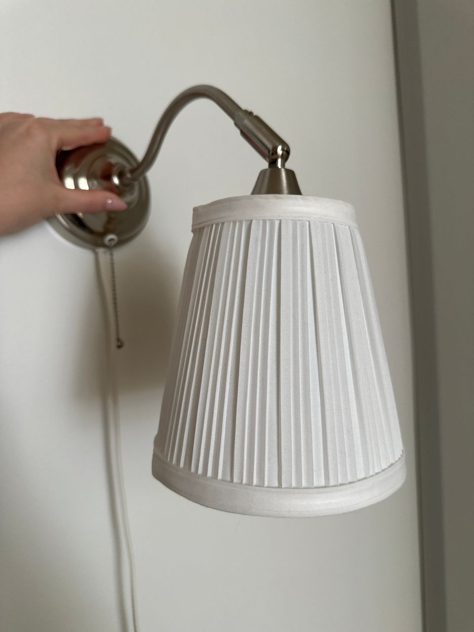 Ikean seinävalo | Small reading lamp