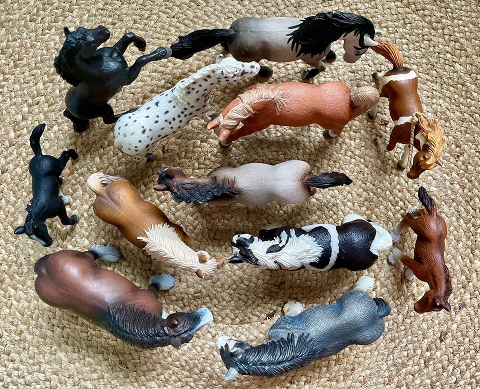 Schleich vanhempia hevosia 2000-luvulta: hevonen, poni