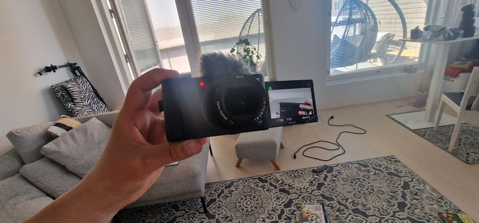 Vlog Kamera Sony ZV-1 + kuvauskahva GP-VPT2BT