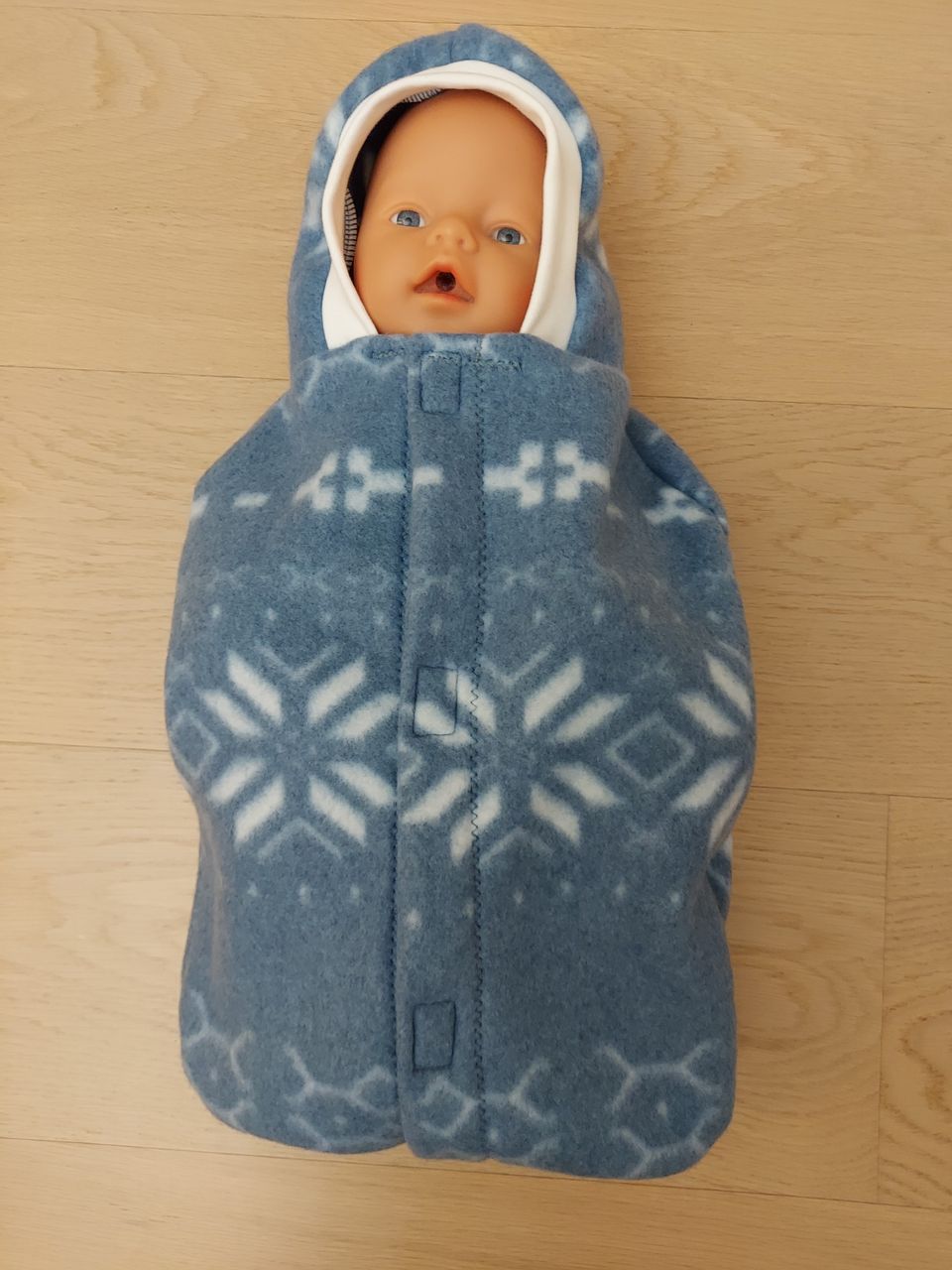Unipussi fleeseä nukelle Baby Born