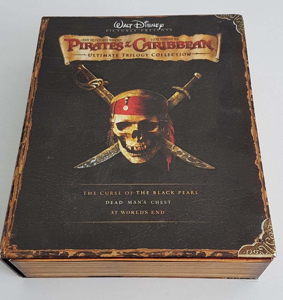 Pirates of the Caribbean Ultimate Trilogy Collection HARVINAISEMPI ISO BOX