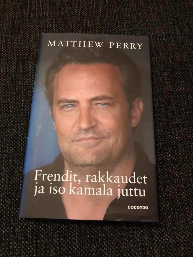 Matthew Perry: Frendit, rakkaudet ja iso kamala juttu