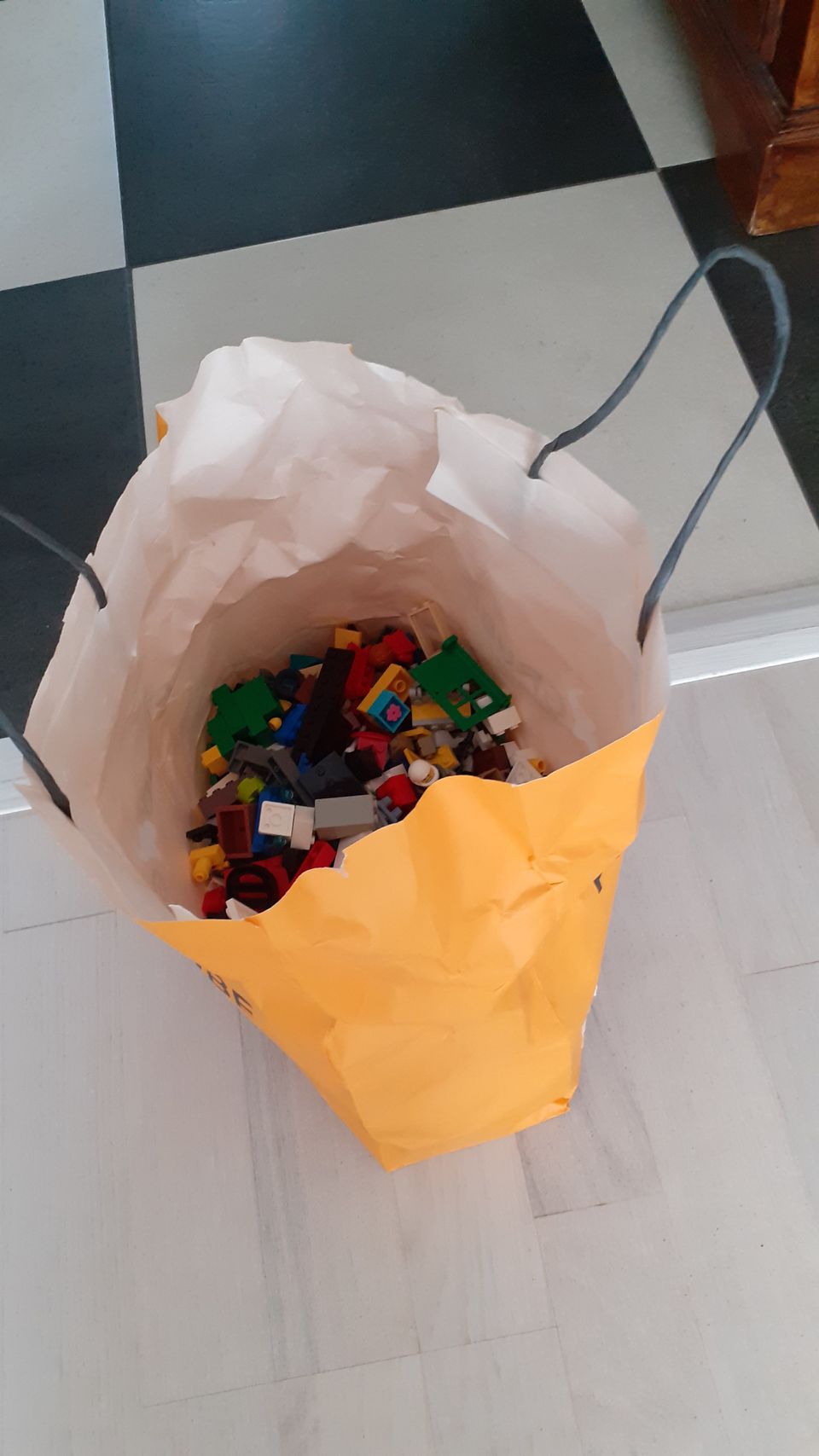 1,1 kg legoja