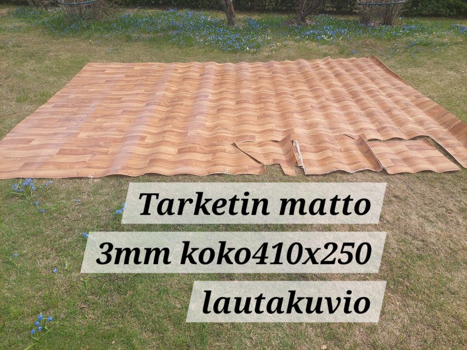 Lattiamattoa  lautakuvio ei tarvii liimata kun 3mm paksu