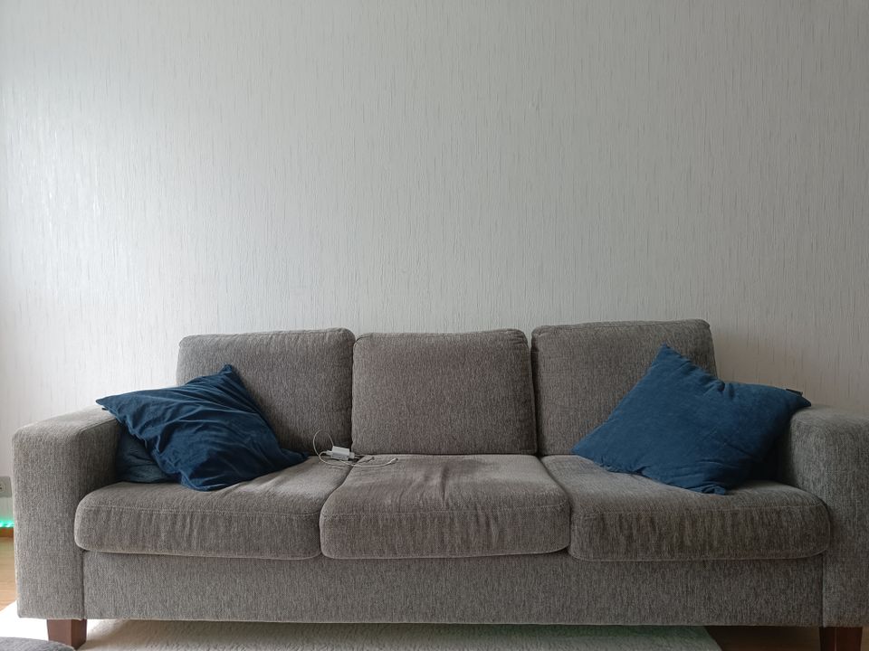 Asiallinen sohva