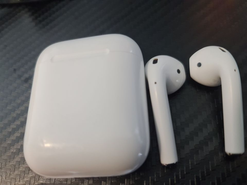 AirPods (2. Gen)